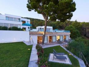 Hotel Super villa with swimming pool